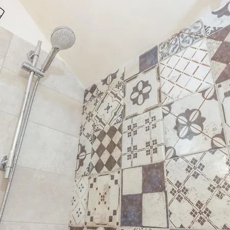 Typisches Haus La Storica By Interhome